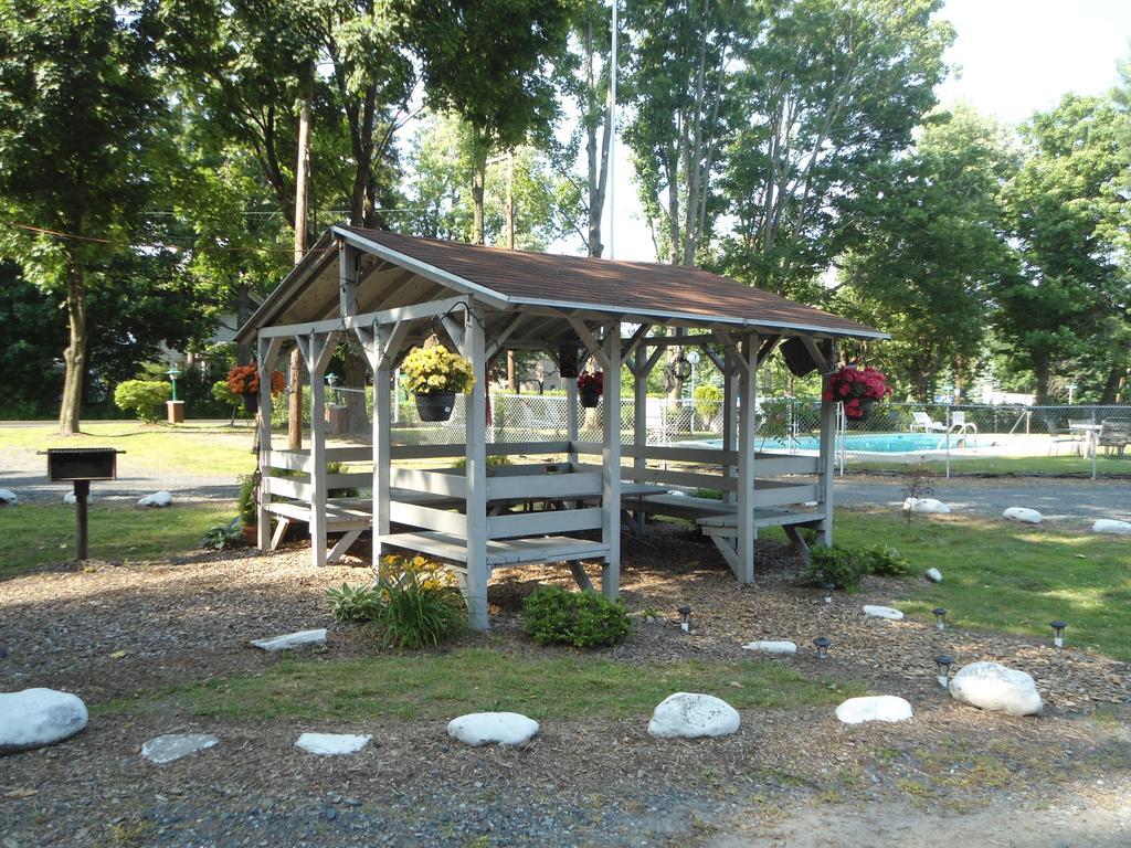 Flower Field Inn And Cottages Stroudsburg Exterior foto